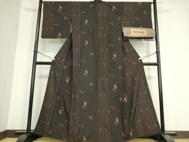 平和屋着物▽古代琉球 紬 単衣 琉球絣文様 反端付き 正絹 逸品 DAAV5799az