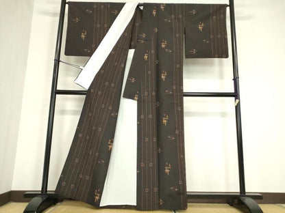 平和屋着物▽古代琉球 紬 単衣 琉球絣文様 反端付き 正絹 逸品 DAAV5799az