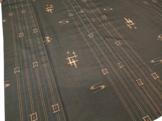 平和屋着物▽古代琉球 紬 単衣 琉球絣文様 反端付き 正絹 逸品 DAAV5799az