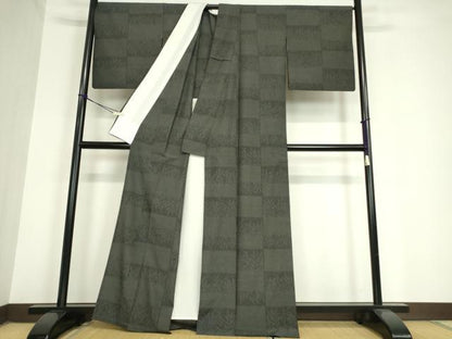 平和屋着物▽本塩沢 単衣 市松草葉文 黒地 110亀甲 正絹 逸品 DAAV5800az