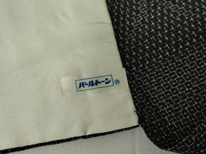 平和屋着物▽本塩沢 単衣 市松草葉文 黒地 110亀甲 正絹 逸品 DAAV5800az