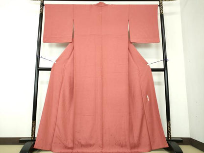 平和屋着物●上質な色無地　紅彩草木染　舞花地紋　蘇芳香色　正絹　逸品　DAAV6484ps