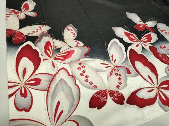 平和屋着物●豪華振袖　刺繍　舞蝶文　暈し染め　金糸　銀通し地　正絹　逸品　DAAV6509ps