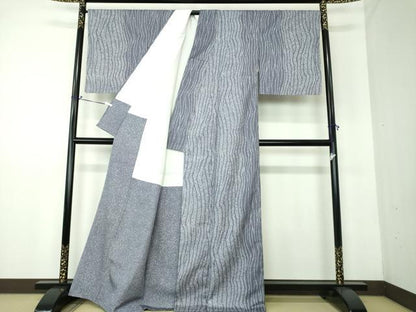 平和屋着物●本場染大島紬　作家物　よろけ縞　金彩　正絹　逸品　未使用　DAAV6566ps