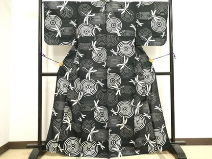 平和屋着物∴夏物　浴衣　綿紅梅　流水文　トンボ　黒地　綿　逸品　DAAV7296cd