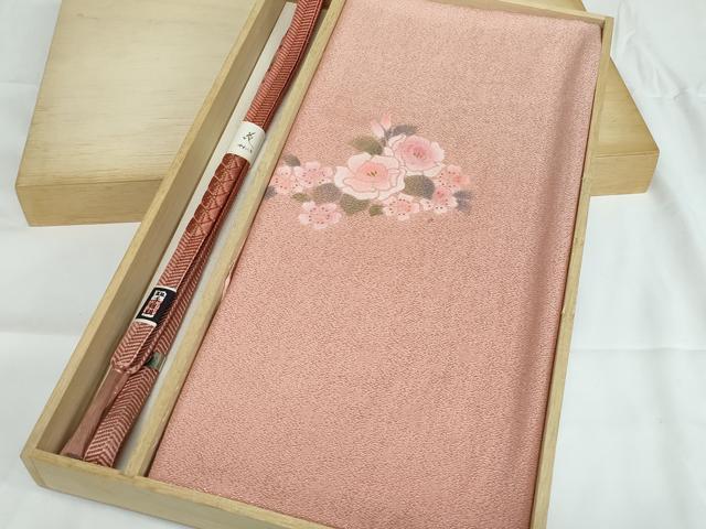 平和屋着物●和装小物 帯締め・帯揚げセット・木箱入り 舞花文 金彩 逸品 未使用 DAAV8017by