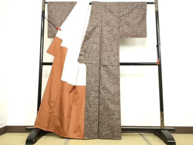 平和屋着物●本場大島紬 7マルキ 唐草文 正絹 逸品 未使用 DAAV8555tw