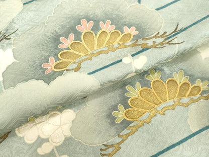 平和屋着物●創業460年・千總　色留袖　刺繍　霞枝梅松文　月白色地　金彩　三越扱い　正絹　逸品　DAAV8592tw