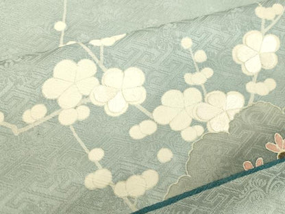 平和屋着物●創業460年・千總　色留袖　刺繍　霞枝梅松文　月白色地　金彩　三越扱い　正絹　逸品　DAAV8592tw