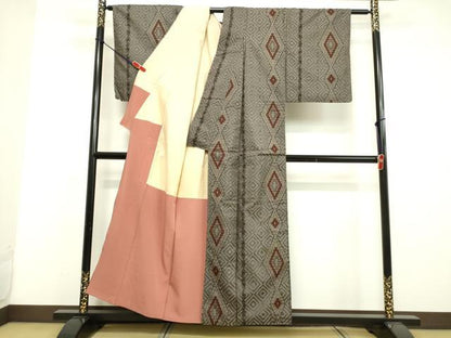 平和屋着物●本場大島紬 龍郷絣 菱間道 正絹 逸品 DAAV8656tw