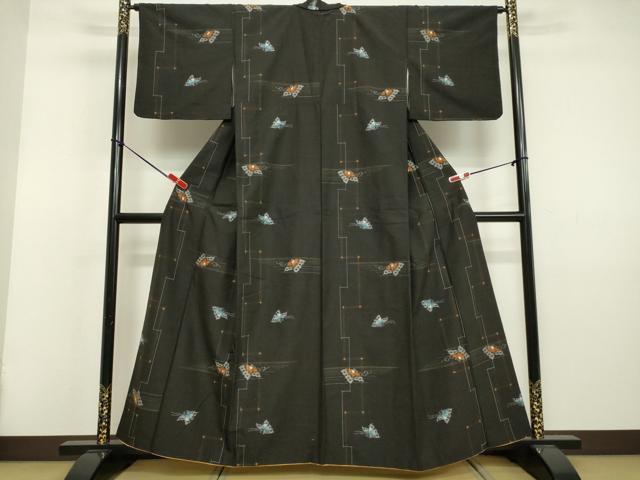 平和屋着物●上質な紬 舞蝶文 黒地 正絹 逸品 DAAV8675tw