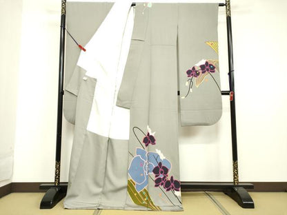 平和屋着物●豪華振袖　ピエール・カルダン　胡蝶蘭　金彩　鬼しぼ縮緬　正絹　逸品　DAAV8729tw
