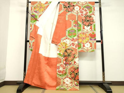 平和屋着物●豪華振袖　駒刺繍　亀甲草花文　金彩　正絹　逸品　DAAV8737tw
