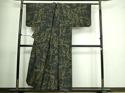 平和屋着物▽上質な紬 単衣 枝梅文 黒地 正絹 逸品 DAAV9747sf