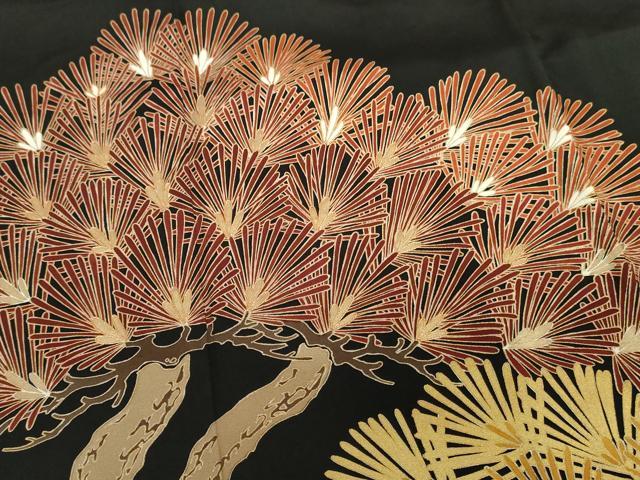 平和屋着物■豪華黒留袖　駒刺繍　枝松文　金彩　正絹　逸品　DAAW2173zy