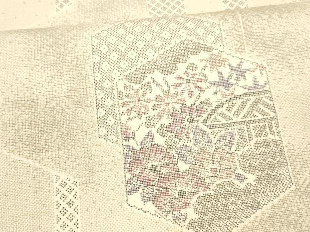 平和屋着物●全通柄袋帯　本場大島紬　白大島　宮ノ原織謹製　9マルキ　亀甲草花文　証紙付き　上代32万　正絹　逸品　DAAW4313cm