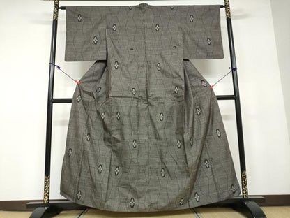 平和屋着物●本場大島紬 9マルキ 変わり格子花文 正絹 逸品 DAAW5011ud