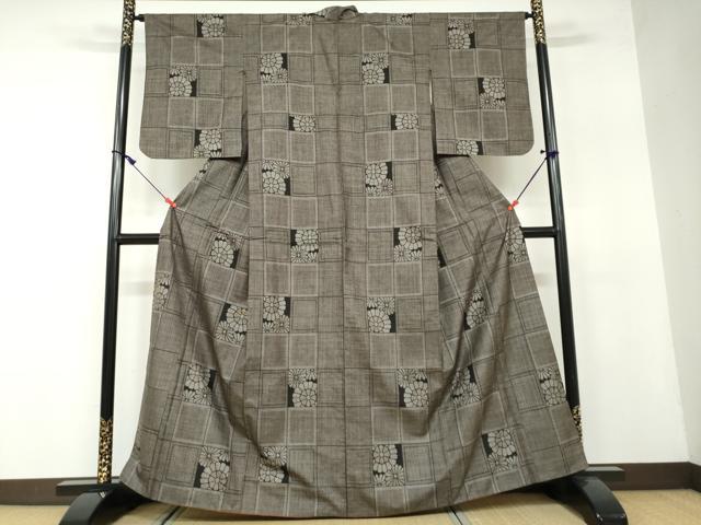 平和屋着物●本場大島紬　7マルキ　草花格子文　正絹　逸品　DAAW5058ud