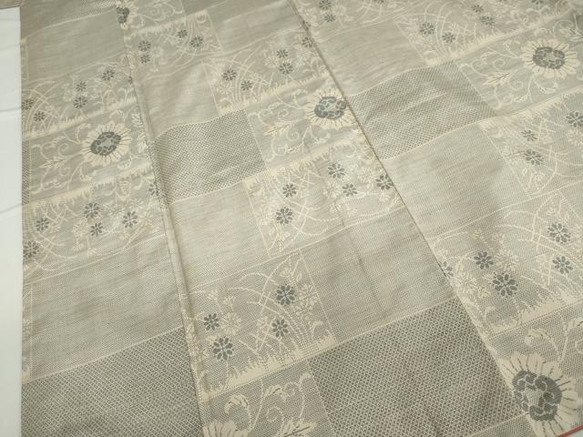 平和屋着物●本場大島紬 白大島 9マルキ 格子草花文 正絹 逸品 DAAW5083ud