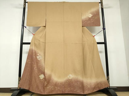 平和屋着物●訪問着 駒刺繍 松皮菱草花文 暈し染め 金銀彩 正絹 逸品 DAAW5156ud