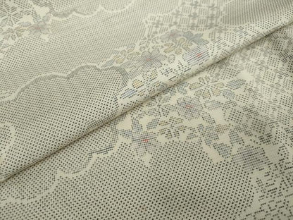 平和屋着物●本場大島紬　白大島　7マルキ　雲霞草花文　正絹　逸品　DAAW5445ud