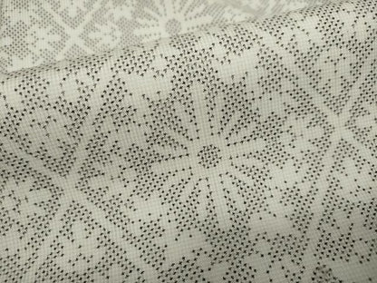 平和屋着物●本場大島紬　白大島　7マルキ　花菱文　正絹　逸品　DAAW5450ud