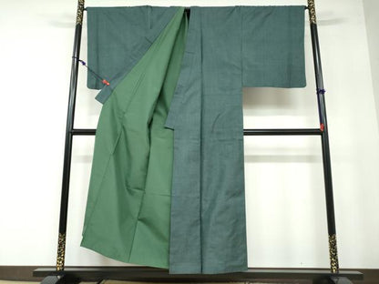 平和屋着物●男性　本場大島紬　アンサンブル　150亀甲　総詰め　羽裏：松葉色　キングサイズ　正絹　逸品　DAAW5539ud