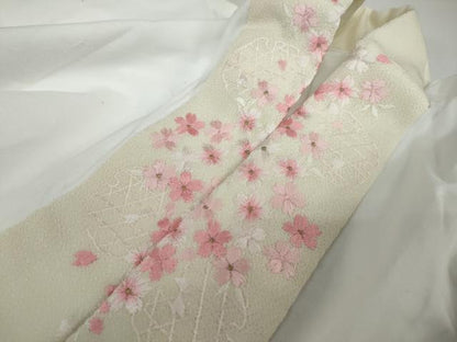 平和屋着物●小振袖 二尺袖・長襦袢（無双仕立て）セット 駒刺繍 草花文 金銀彩 半衿刺繍 洗える着物 DAAW5572ud