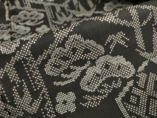 平和屋着物●本場大島紬　7マルキ　草花文　正絹　逸品　DAAW5594ud