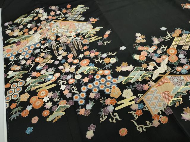 平和屋着物●豪華黒留袖　駒刺繍　吉祥飛鶴草花文　金彩　無落款　正絹　逸品　DAAW5676ud