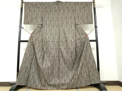 平和屋着物●本場大島紬 9マルキ 幾何学文様 正絹 逸品 未使用 DAAW5945ud