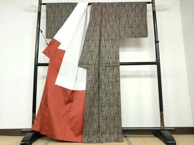 平和屋着物●本場大島紬 9マルキ 幾何学文様 正絹 逸品 未使用 DAAW5945ud
