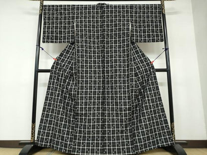 平和屋着物●上質な紬 絣格子 黒地 正絹 逸品 DAAW5964ud
