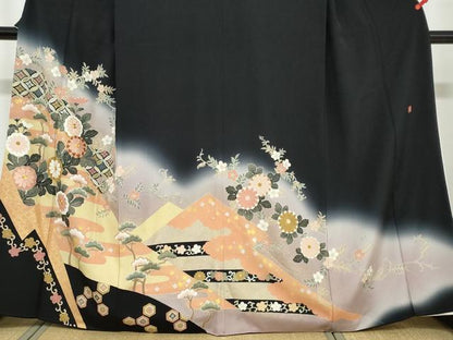 平和屋着物●豪華黒留袖　作家物　駒刺繍　吉祥草花文　暈し染め　金銀彩　正絹　逸品　DAAW5967ud