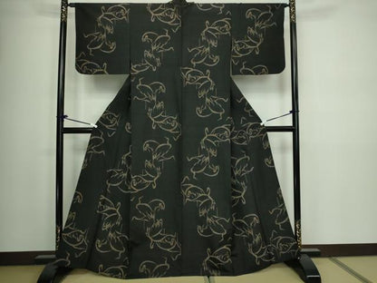 平和屋着物▽上質な紬 単衣 群れ鶴文 黒地 正絹 逸品 DAAW9227sf