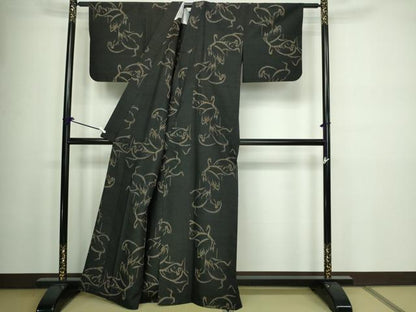 平和屋着物▽上質な紬 単衣 群れ鶴文 黒地 正絹 逸品 DAAW9227sf