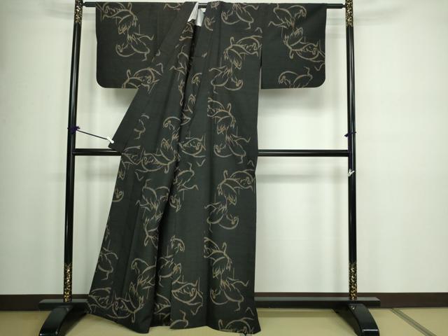 平和屋着物▽上質な紬 単衣 群れ鶴文 黒地 正絹 逸品 DAAW9227sf
