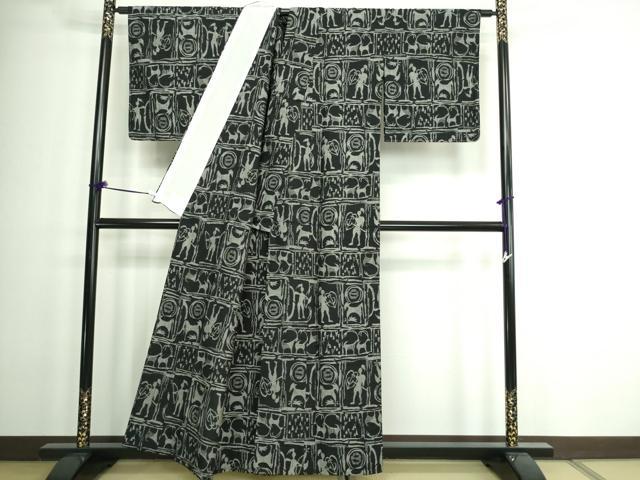 平和屋着物▽上質な紬 単衣 壁画文様 狩猟文 黒地 正絹 逸品 未使用 DAAW9276sf