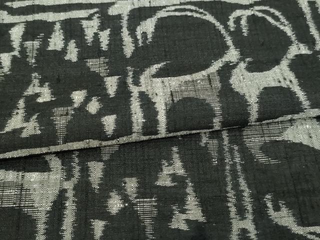 平和屋着物▽上質な紬 単衣 壁画文様 狩猟文 黒地 正絹 逸品 未使用 DAAW9276sf