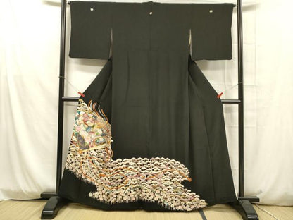 平和屋着物■豪華黒留袖　駒刺繍　扇面花鳥文　金彩　正絹　逸品　DAAX0175cm