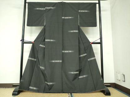 平和屋着物●上質な紬　横段花文　黒地　正絹　逸品　未使用　DAAX1248op