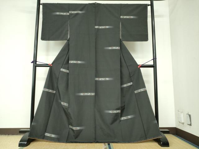 平和屋着物●上質な紬　横段花文　黒地　正絹　逸品　未使用　DAAX1248op