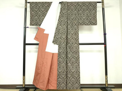 平和屋着物●本場大島紬　9マルキ　幾何学文様　正絹　逸品　DAAX1501op