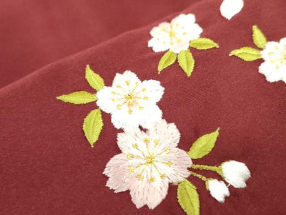 平和屋着物●女性　行灯袴　総刺繍　舞桜文　金糸　洗える着物　DAAX1519op