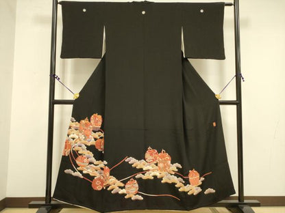 平和屋着物■豪華黒留袖　作家物　駒刺繍　仕覆花文　金彩　正絹　逸品　DAAX1891op