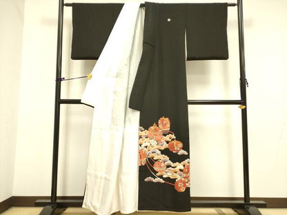 平和屋着物■豪華黒留袖　作家物　駒刺繍　仕覆花文　金彩　正絹　逸品　DAAX1891op