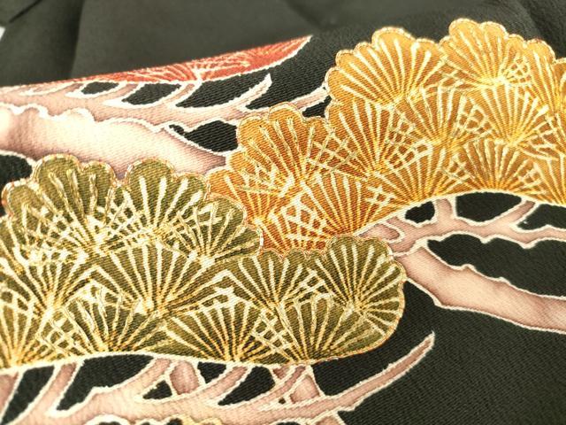 平和屋着物●豪華黒留袖　駒刺繍　籬松文　金糸　正絹　逸品　DAAX3780az