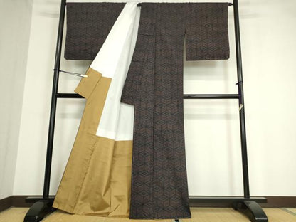 平和屋着物●上質な紬 　幾何学文　正絹　逸品　未使用　DAAX3791az