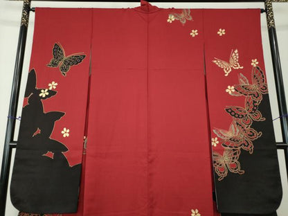 平和屋着物●豪華振袖 舞蝶文 シルエット 金彩 正絹 逸品 DAAX4069ps