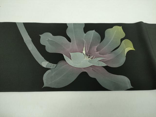 平和屋着物●塩瀬　九寸名古屋帯　作家物　ろうけつ染め　枝花文　黒地　正絹　逸品　DAAX4935ps
